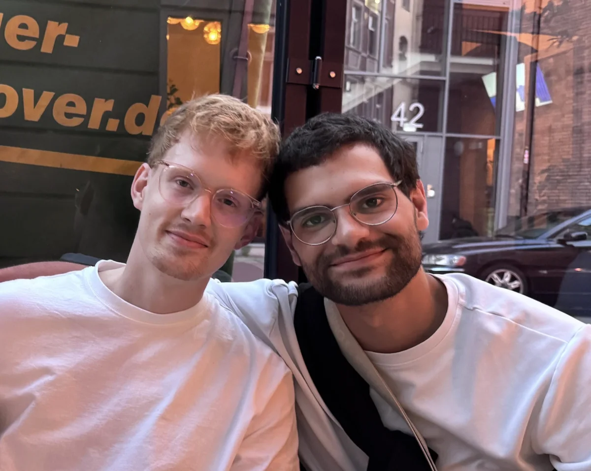 Die beiden Gründer auf der Straße