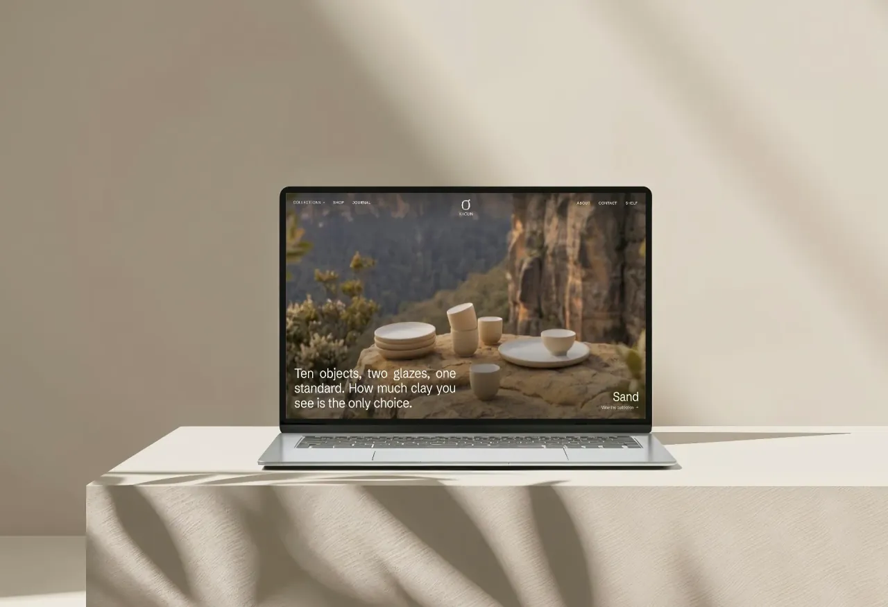 KAOLIN – der Shop auf einem MacBook, die Sand-Kollektion